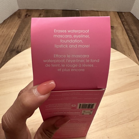 NEW Makeup Eraser: The Original Make-Up Eraser® Makeup Remover Cloth, Pink - Picture 7 of 8